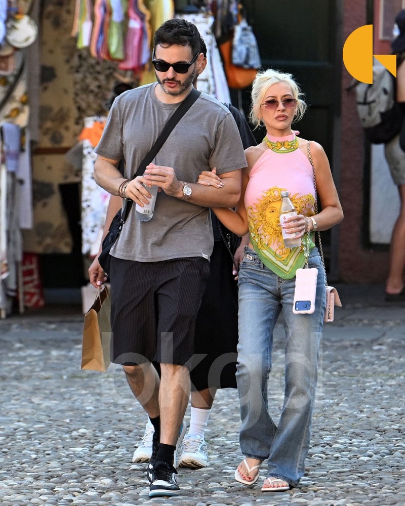 christina_aguilera_bergaya_y2k-bS7e_large