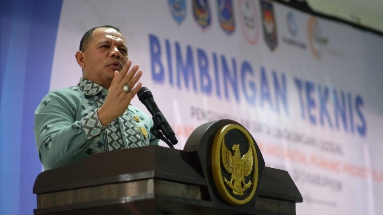 dirjen_bina_pemdes_la_ode_ahmad_p_bolombo-ysnr_large