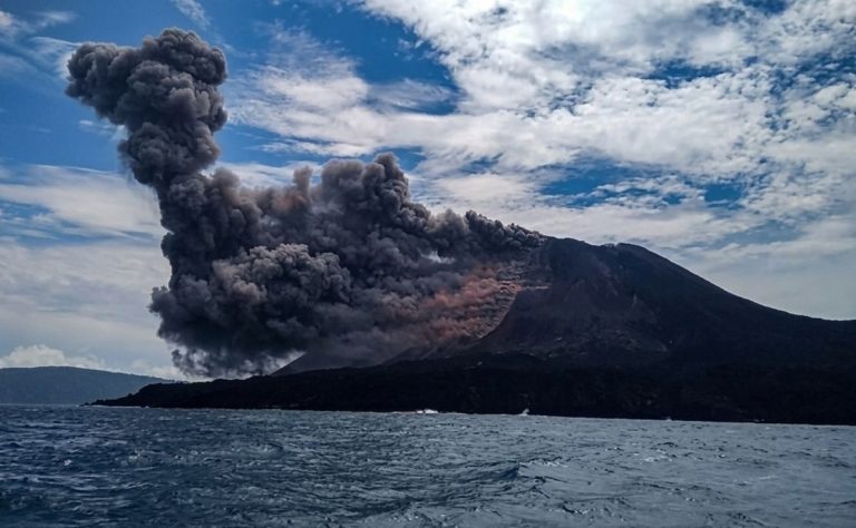 gunung_anak_krakatau-dAiT_large