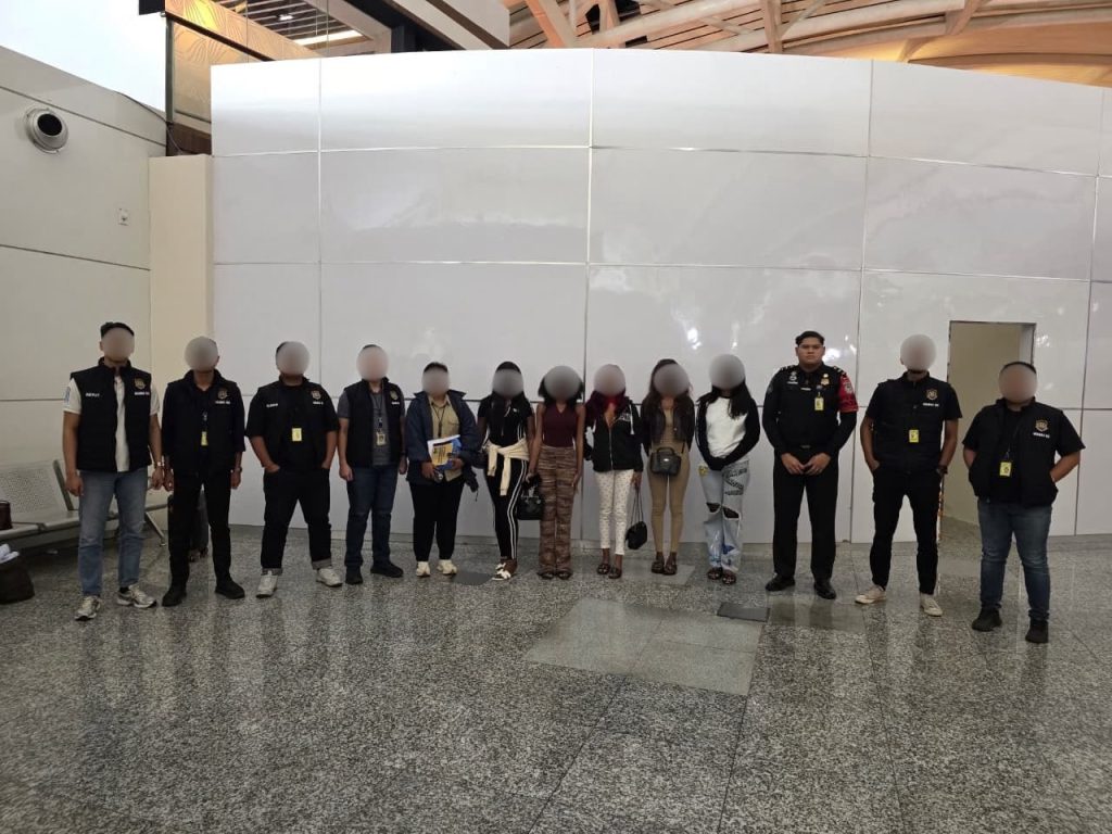 imigrasi_ngurah_rai_deportasi_18_wna-A4Oa_large