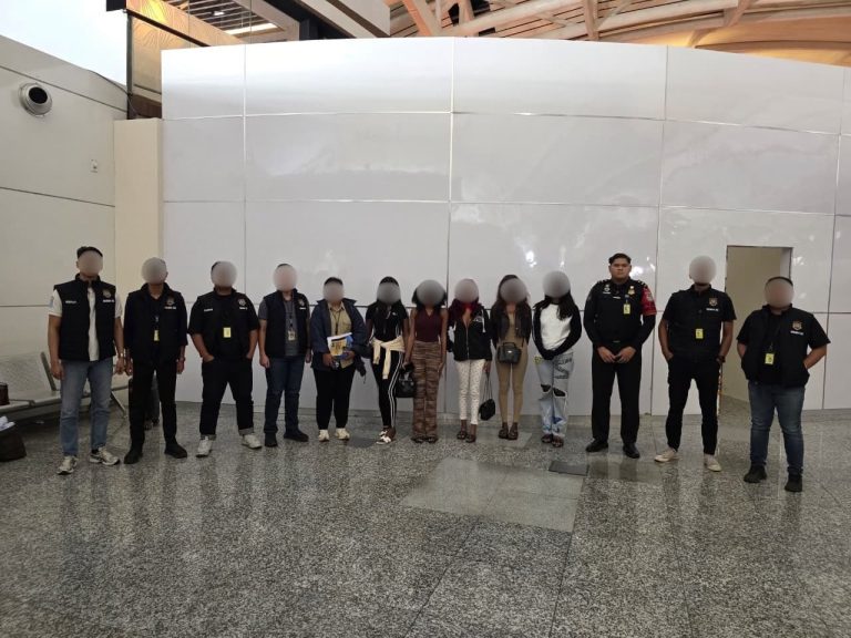 imigrasi_ngurah_rai_deportasi_18_wna-A4Oa_large