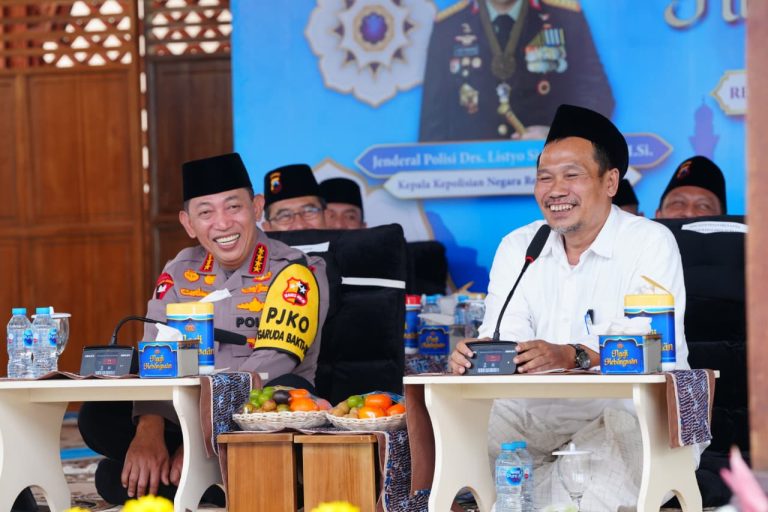 kapolri_jenderal_listyo_sigit_prabowo_ngaji_bareng_gus_baha-9fyJ_large