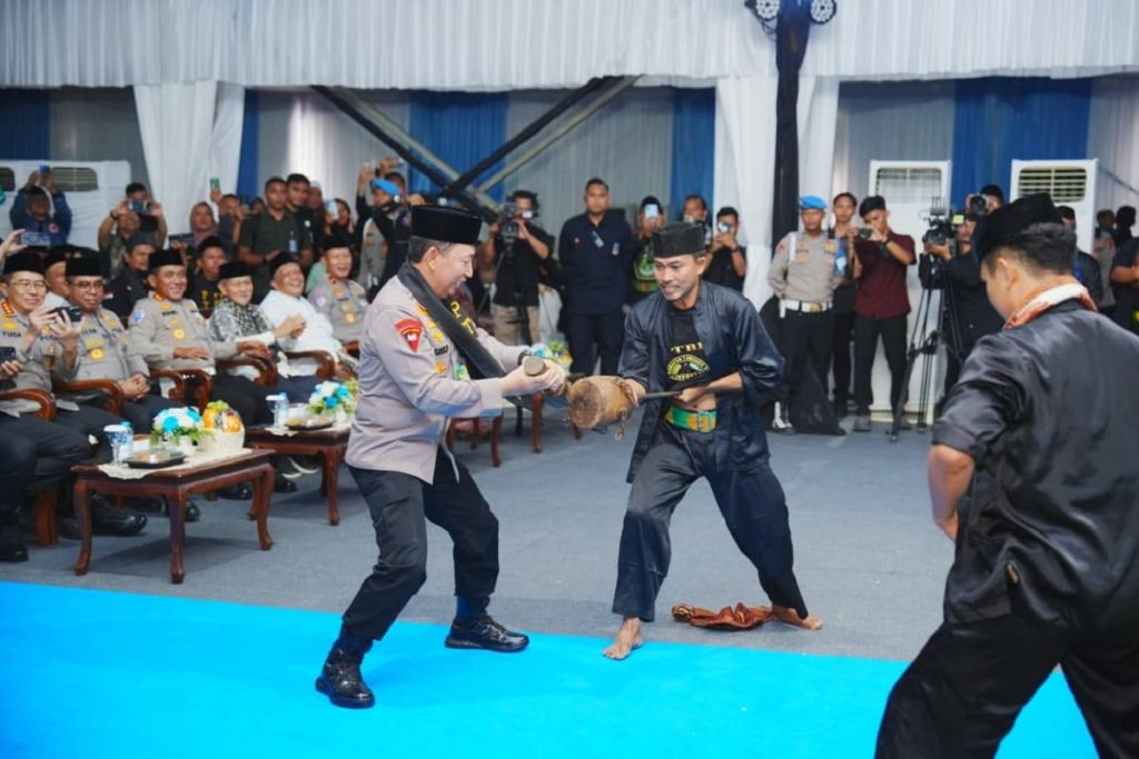 kapolri_jenderal_polisi_listyo_sigit_prabowo_meresmikan_balai_latihan_seni_silat_ptbi-TFsp_large