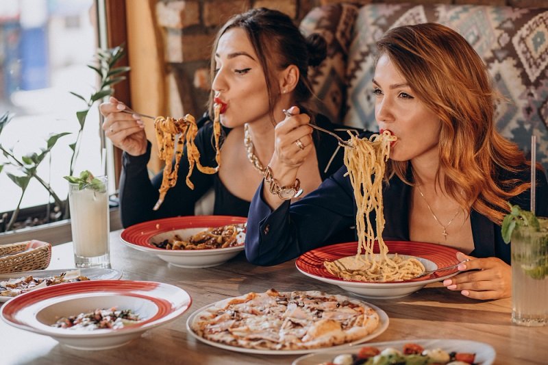 makan_pasta-WQu8_large