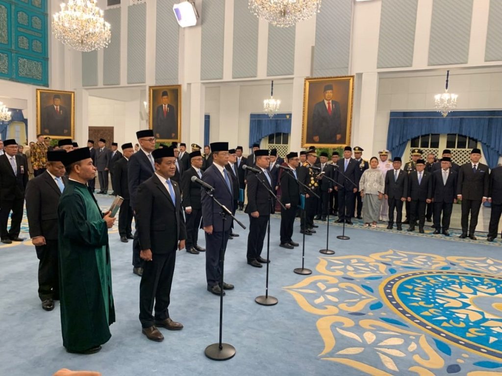 arrmanatha_nasir_dilantik_bersama_10_menteri_kabinet_baru-Eob3_large