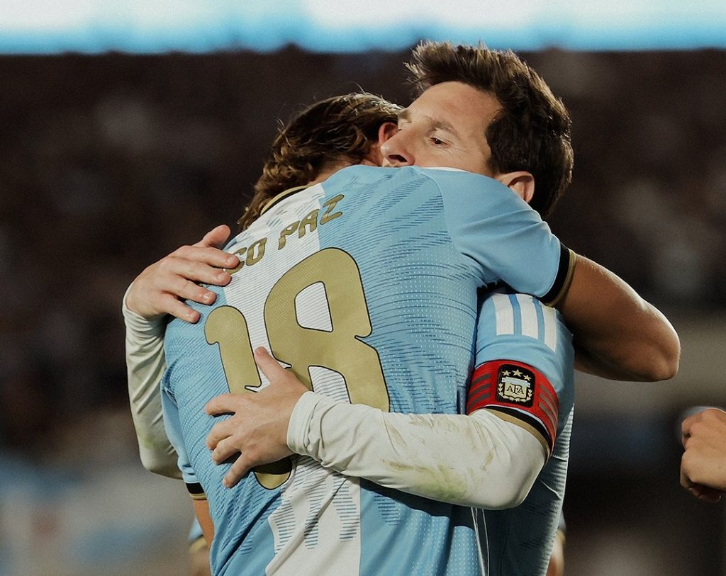 lionel_messi_dan_nico_paz-gFHs_large