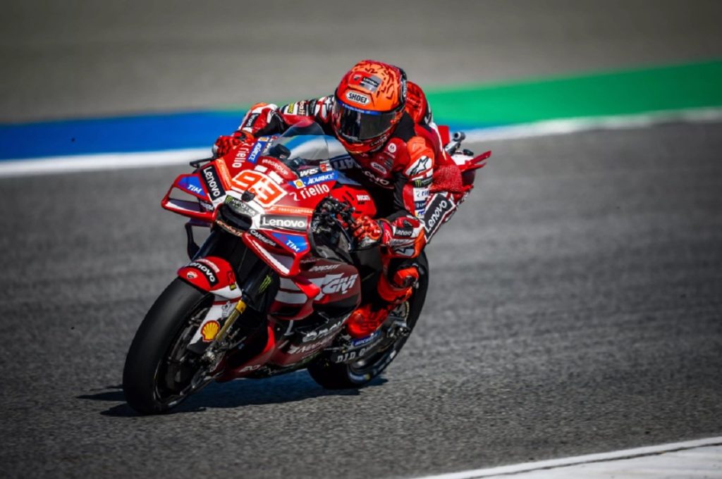 raul_fernandez_jadi_pembalap_tercepat_di_practice_motogp_mandalika_2026_sementara_marc_marquez_posisi_lima-hjUV_large