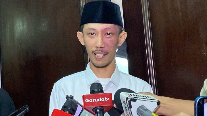 Main Agenda: Anggota DPRD Jember Syahri Klaim Baru Pertama Kali Main Gim saat Rapat