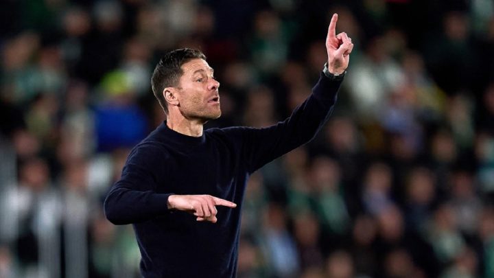 Important News: Adu Gaji Pelatih Xabi Alonso dengan Arne Slot di Liga Inggris, bak Bumi dan Langit?