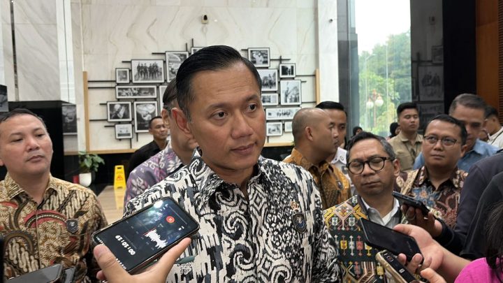 Facing Challenges: Harga Tiket Pesawat Naik, AHY Singgung Dampak Perang
