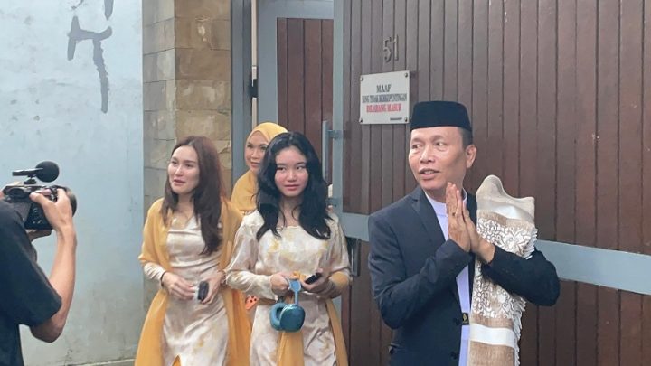 Pesona Ayu Ting Ting saat Salat Iduladha bareng Bilqis – Seperti Kakak Adik