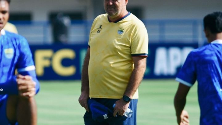 Topics Covered: Bojan Hodak Prediksi Duel Persija Jakarta vs Persib Bandung Bakal Sengit