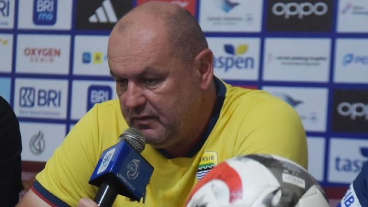 Key Strategy: Bojan Hodak: Lupakan Konvoi, Persib Bandung Belum Juara Super League 2025-2026!
