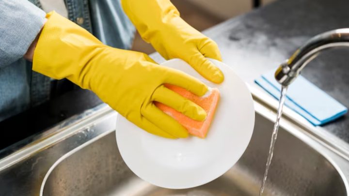 Latest Update: Spons Cuci Piring Bisa Jadi Sumber Bakteri, Ibu-Ibu Harus Tau Nih!