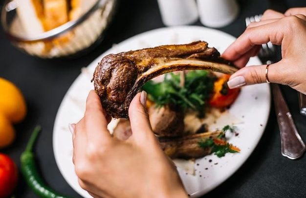 Mitos atau Fakta: Daging Kambing Muda Lebih Aman dan Rendah Kolesterol ketimbang Kambing Tua?