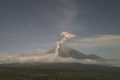 Gunung Semeru Erupsi Malam Ini – Kolom Abu Capai 2.000 Meter