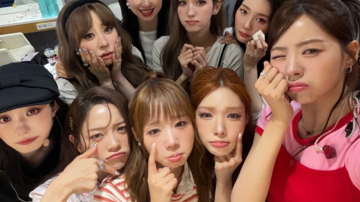 I.O.I Menangis Haru saat Promosi Comeback Reuni Selesai