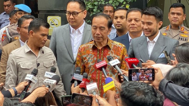 Berkas Roy Suryo Cs Dilimpahkan – Kubu Jokowi: Pak Kajari Saya Minta Tolong Segera Dipelajari!