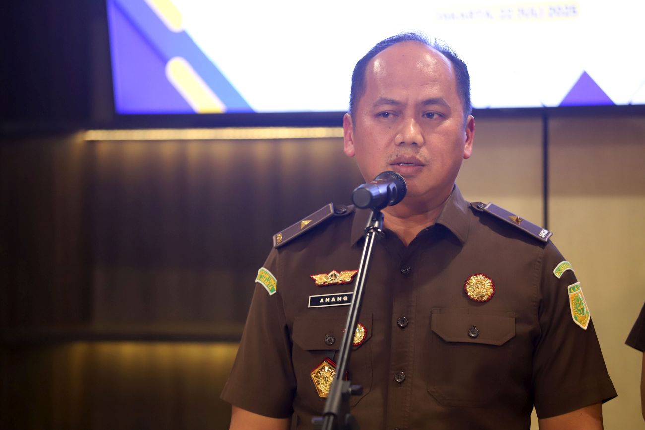 Kejagung Cek Penggunaan Gelang Deteksi untuk Nadiem saat Jalani Tahanan Rumah