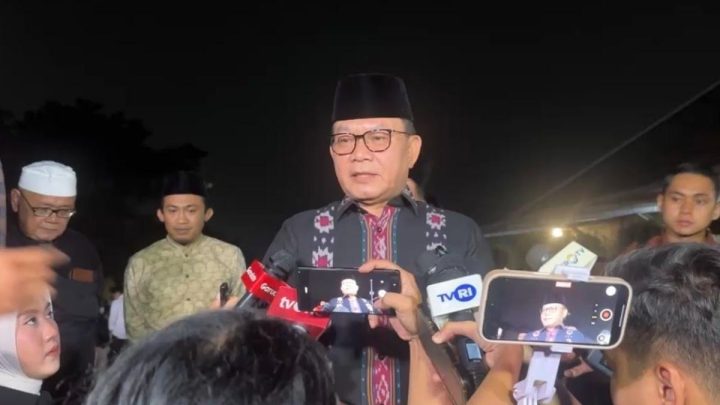 Historic Moment: Melayat, KSP Dudung: Ryamizard Ryacudu Prajurit Sejati