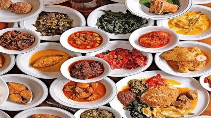 Ternyata Ini Sosok Pemilik Rumah Makan Padang Terkenal Pagi Sore – Viral Diboikot Turis Malaysia