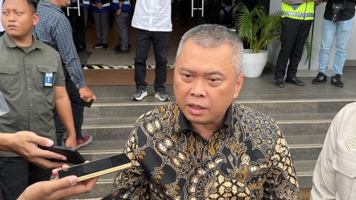 Kronologi Kecelakaan Kereta di Bekasi Timur Terungkap – Menhub Singgung Taksi Online