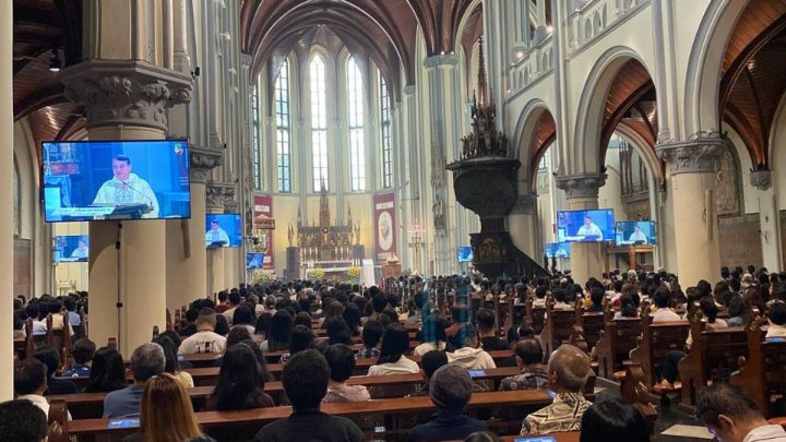 What Happened During: Ibadah Misa Kenaikan Yesus Kristus di Gereja Katedral Berjalan Khidmat