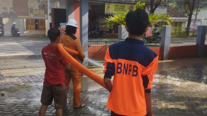 Hujan Deras – Banjir Rendam Puluhan Rumah dan Dua Sekolah di Blora