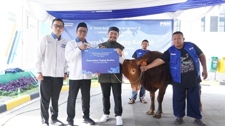 Visit Agenda: PNM Salurkan Hewan Kurban untuk Warga di Sekitar Wilayah Layanan