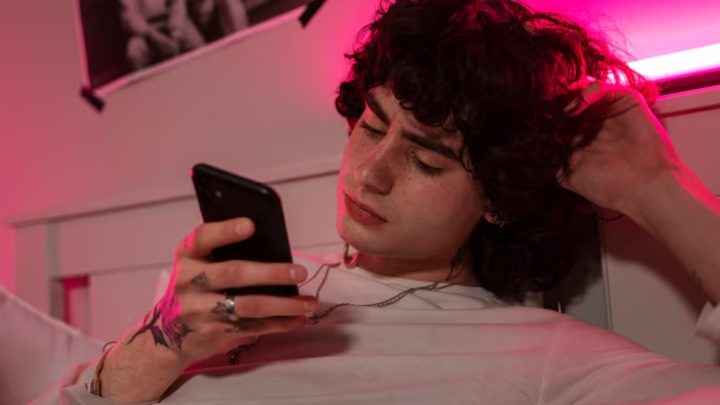 Hindari Kebiasaan Nonton Film Porno dan Masturbasi di Pagi Hari – Ini Alasannya