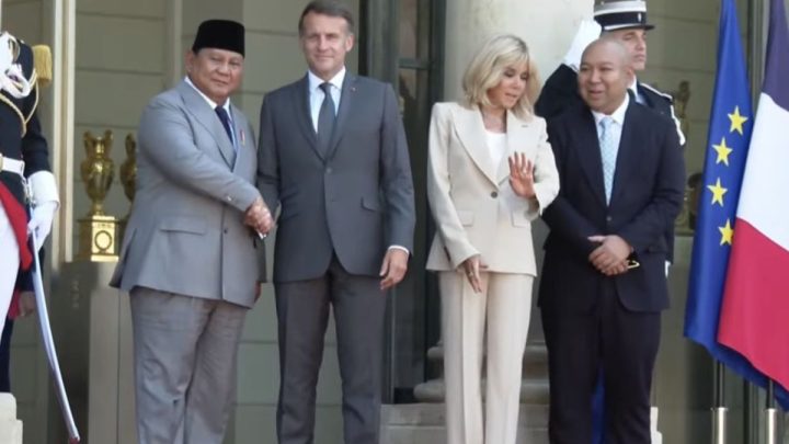 Topics Covered: Macron Sambut Langsung Kedatangan Prabowo di Istana Elysee