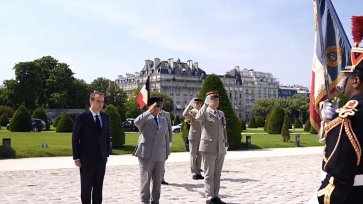 Important Visit: Kunjungan Kenegaraan ke Prancis, Prabowo Jalani Upacara Penyambutan di Istana Elysee