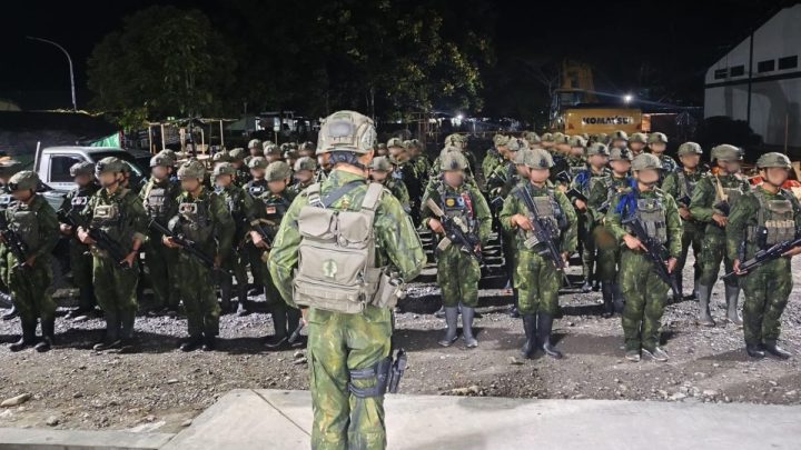 Solution For: TNI Kerahkan Helikopter Evakuasi 8 Pendulang Emas yang Tewas Dibantai KKB di Yahukimo