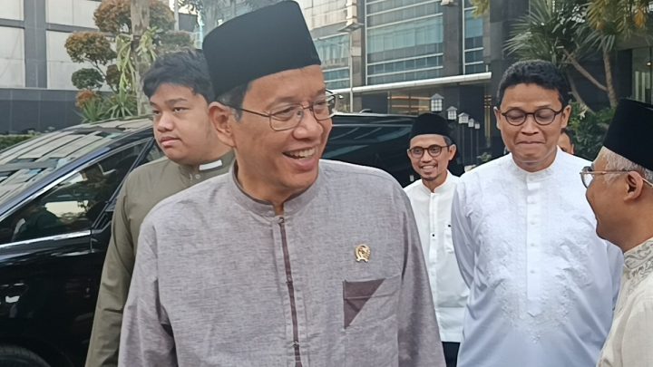 Key Strategy: Purbaya Yudhi Salat Idul Adha di Masjid DJP, Kurbankan Dua Sapi