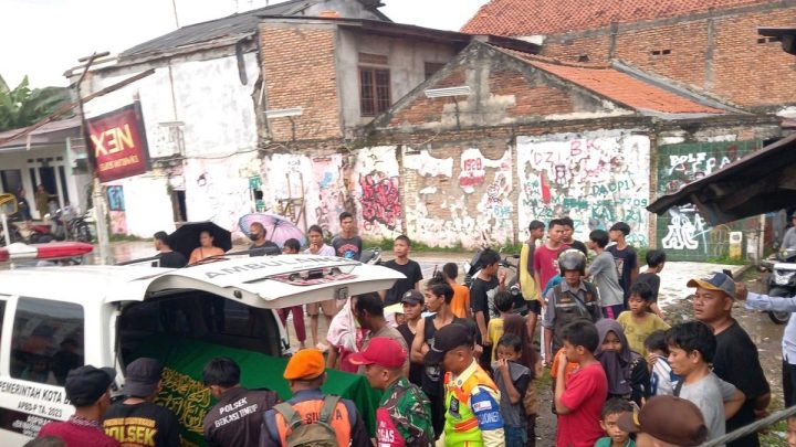 Important News: Tertemper KA Cikarang-Kampung Bandan di Bekasi, Pejalan Kaki Tewas