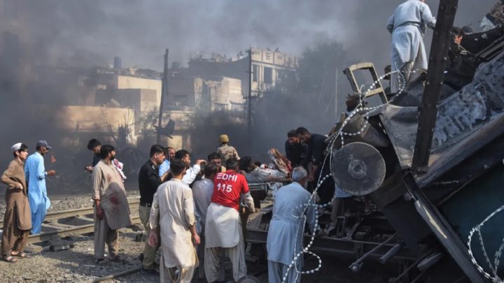 Official Announcement: Serangan Bom Bunuh Diri Hantam Kereta di Pakistan, Tewaskan Setidaknya 24 Orang