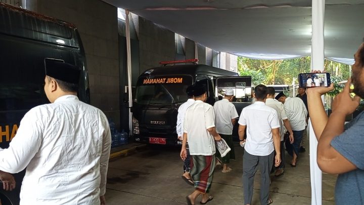 Historic Moment: Puluhan Tahanan KPK Salat Iduladha di Gedung Merah Putih, Ada Gus Yaqut Hingga Bupati Sudewo