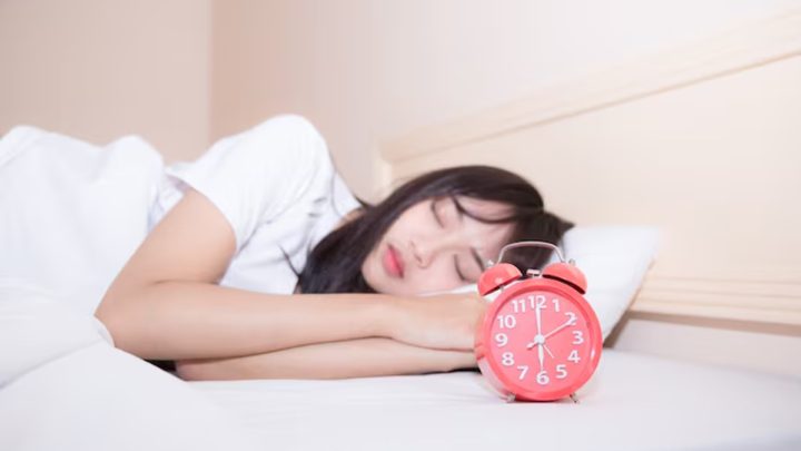 Riset: Kurang atau Kebanyakan Tidur Bisa Percepat Penuaan Biologis