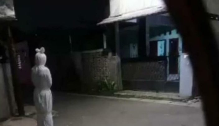 Facing Challenges: Viral Teror Pocong di Tangerang Bikin Resah, Warga Diimbau Tak Terprovokasi!