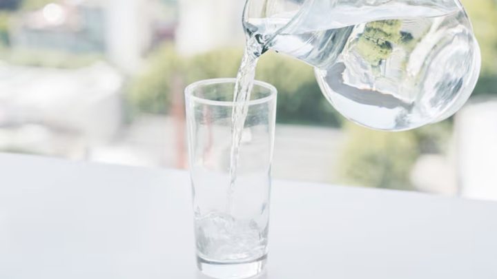 Kebiasaan Kurang Minum Air Putih Bisa Bikin Ginjal Rusak – Ini Kata Dokter