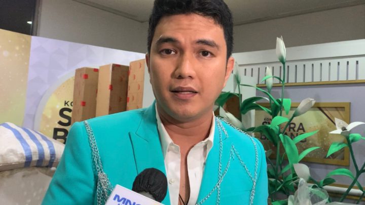Aldi Taher Dipuji Usai Gercep Tanggapi Komplain Burger Tanpa Daging