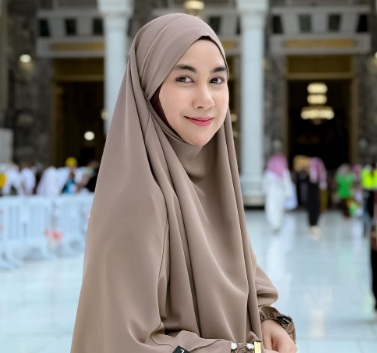 Main Agenda: Profil dan Potret Anisa Rahma yang Bongkar Detik-detik Sarwendah Dikeluarkan dari Cherrybelle