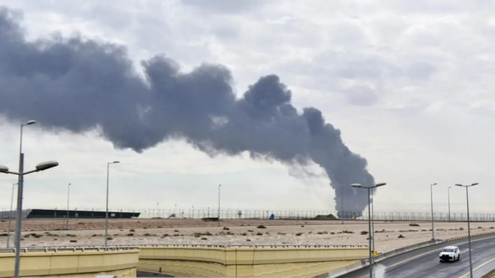New Policy: Iran Tembakkan 7 Rudal Balistik ke Kuwait, Balas Serangan AS di Pulau Qeshm dan Goruk