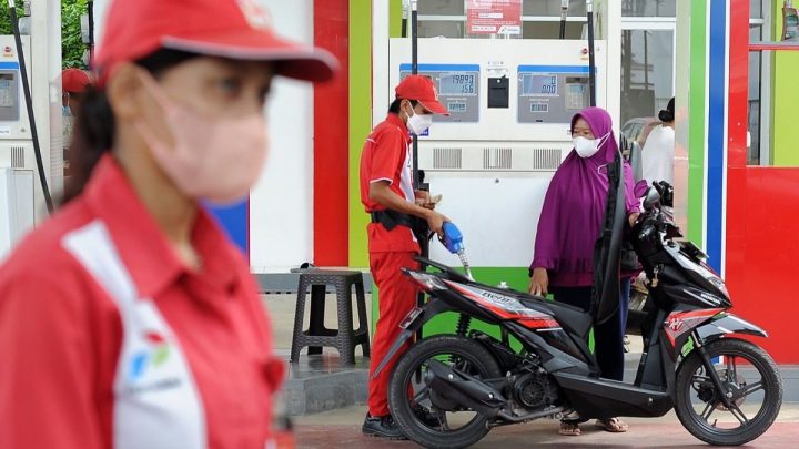 Latest Program: Harga Pertamax Dibanding BBM RON 92 di ASEAN, Singapura Tembus Rp43 Ribu per Liter