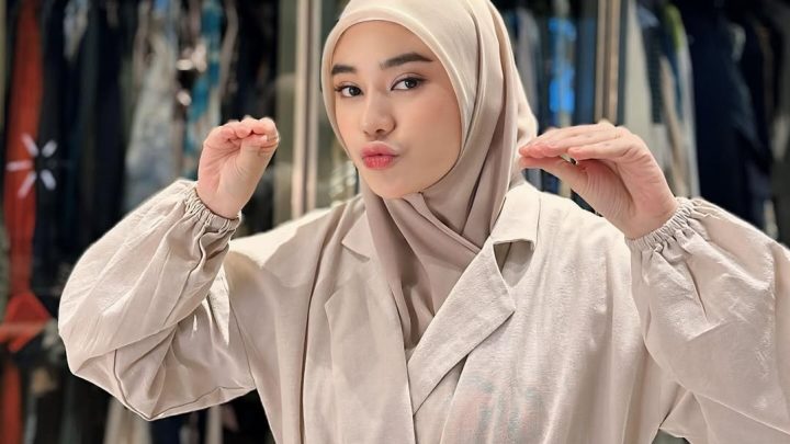 Solving Problems: Clara Shinta Jawab Rumor Lepas Hijab saat Dugem dengan Jule