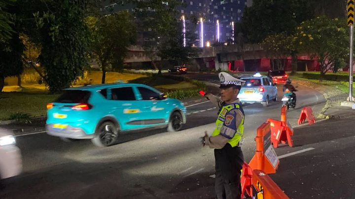 Demo Masih Berlangsung – Lalin Kolong Simpang Susun Semanggi Ramai Lancar