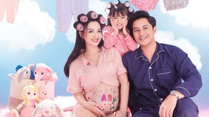 Beda dan Bikin Gemas! Foto Maternity Nanda Arsyinta Usung Konsep Pajama Party