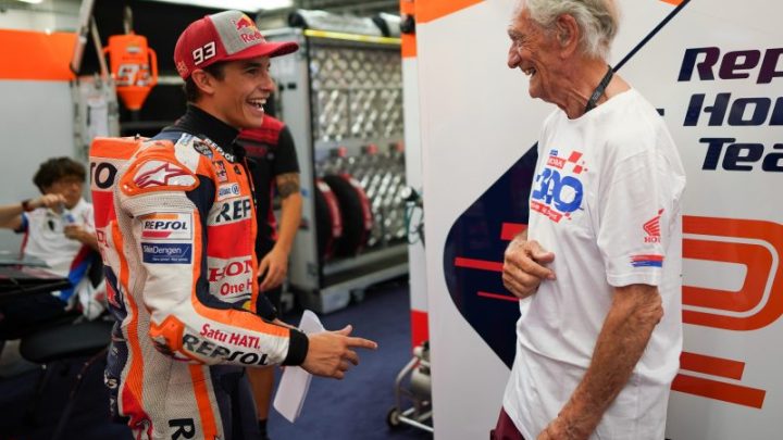 Giacomo Agostini Mau Bujuk Marc Marquez Segera Pensiun dari MotoGP