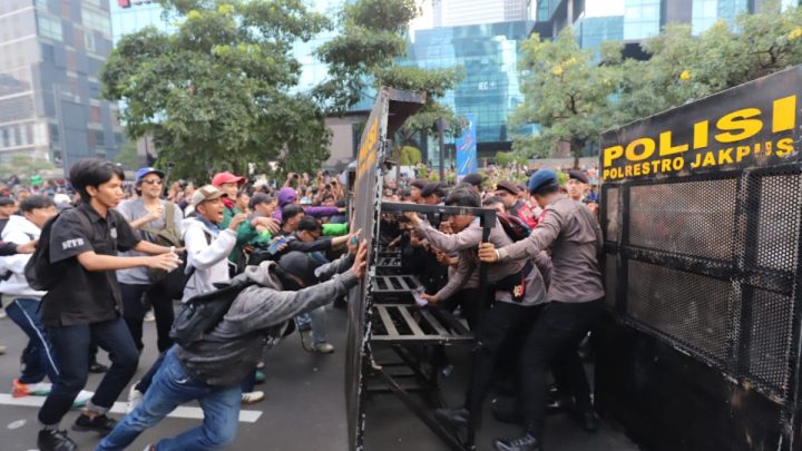 Latest Program: Mahasiswa Kembali Gelar Demo di Jakarta Hari Ini, Polisi Terjunkan 5.955 Personel Gabungan