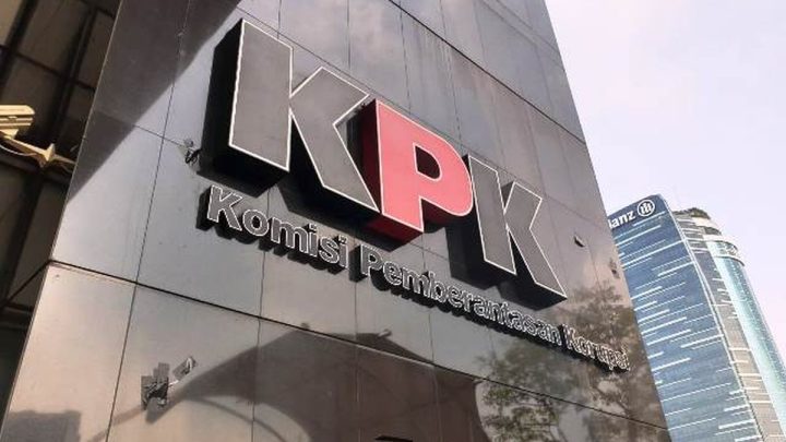 Historic Moment: KPK Lelang 106 Lot Barang Rampasan Korupsi, Ada Ponsel hingga Tanah